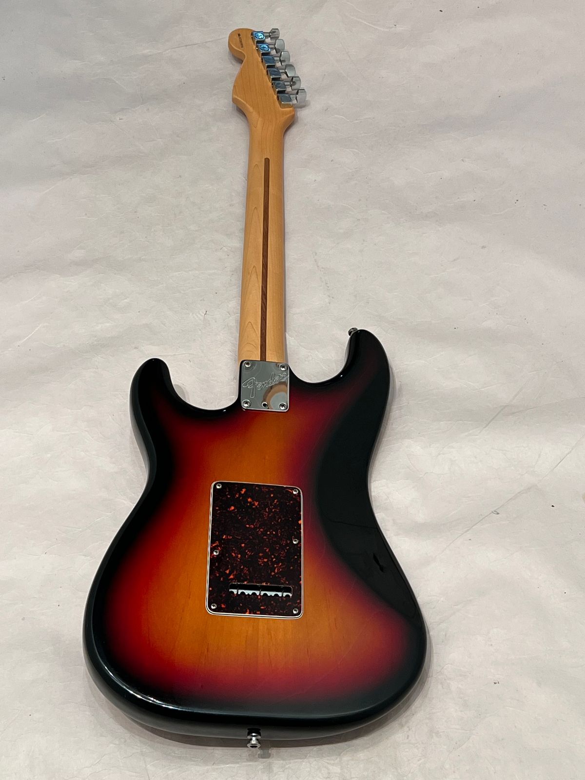 Fender Roadhouse Stratocaster with Maple Fretboard 1997 3-Color Sunburst Made in the USA - Image 3