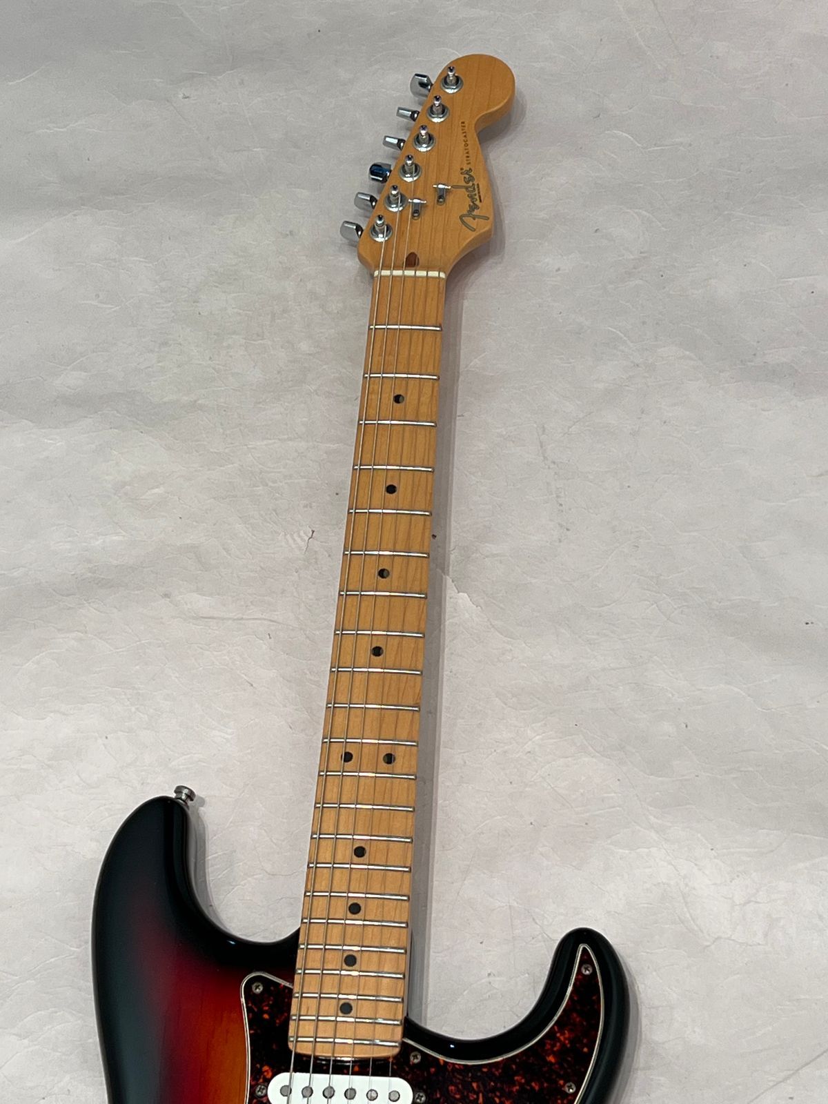 Fender Roadhouse Stratocaster with Maple Fretboard 1997 3-Color Sunburst Made in the USA - Image 4