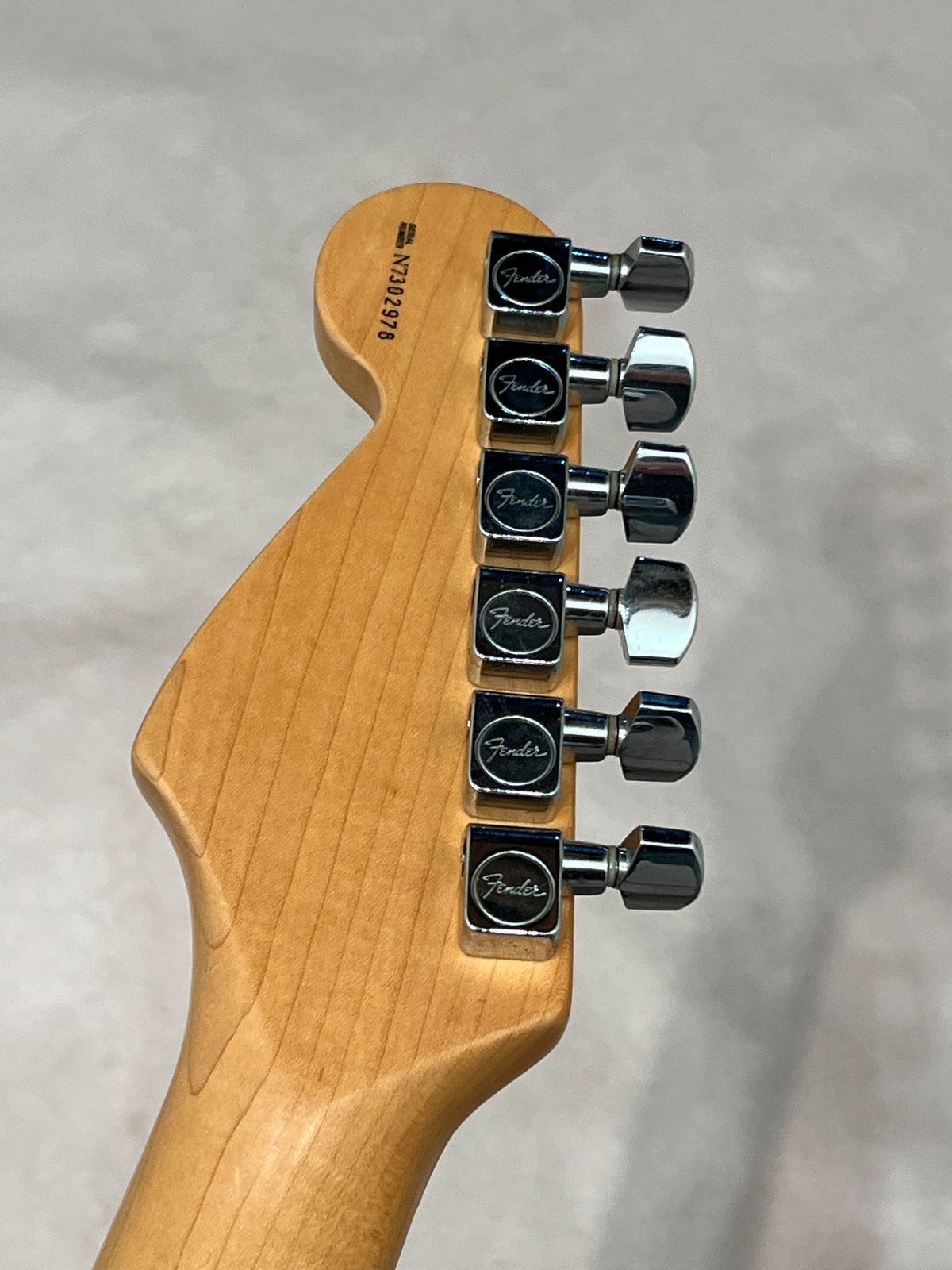 Fender Roadhouse Stratocaster with Maple Fretboard 1997 3-Color Sunburst Made in the USA - Image 7
