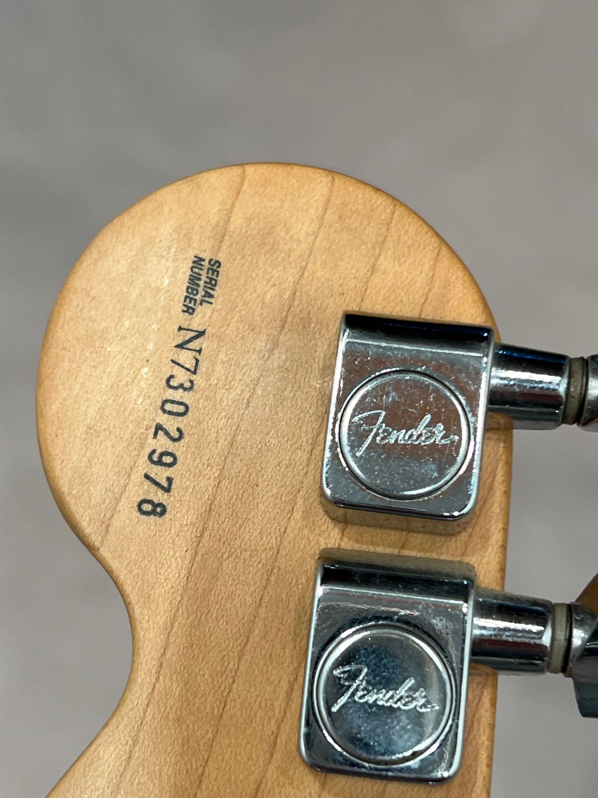 Fender Roadhouse Stratocaster with Maple Fretboard 1997 3-Color Sunburst Made in the USA - Image 8
