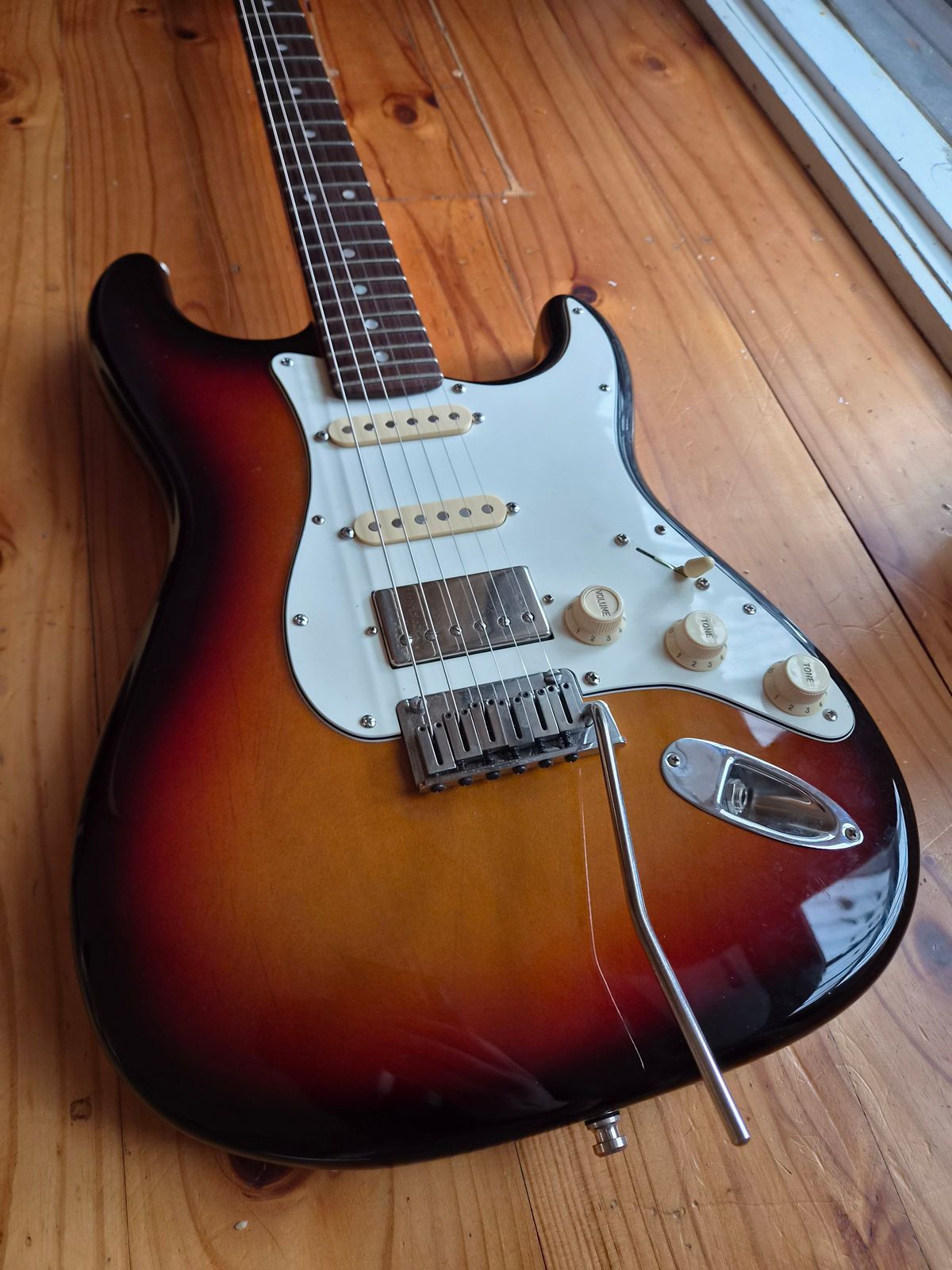 Fender Ultra stratocaster 2023 - Sunburst - Image 3