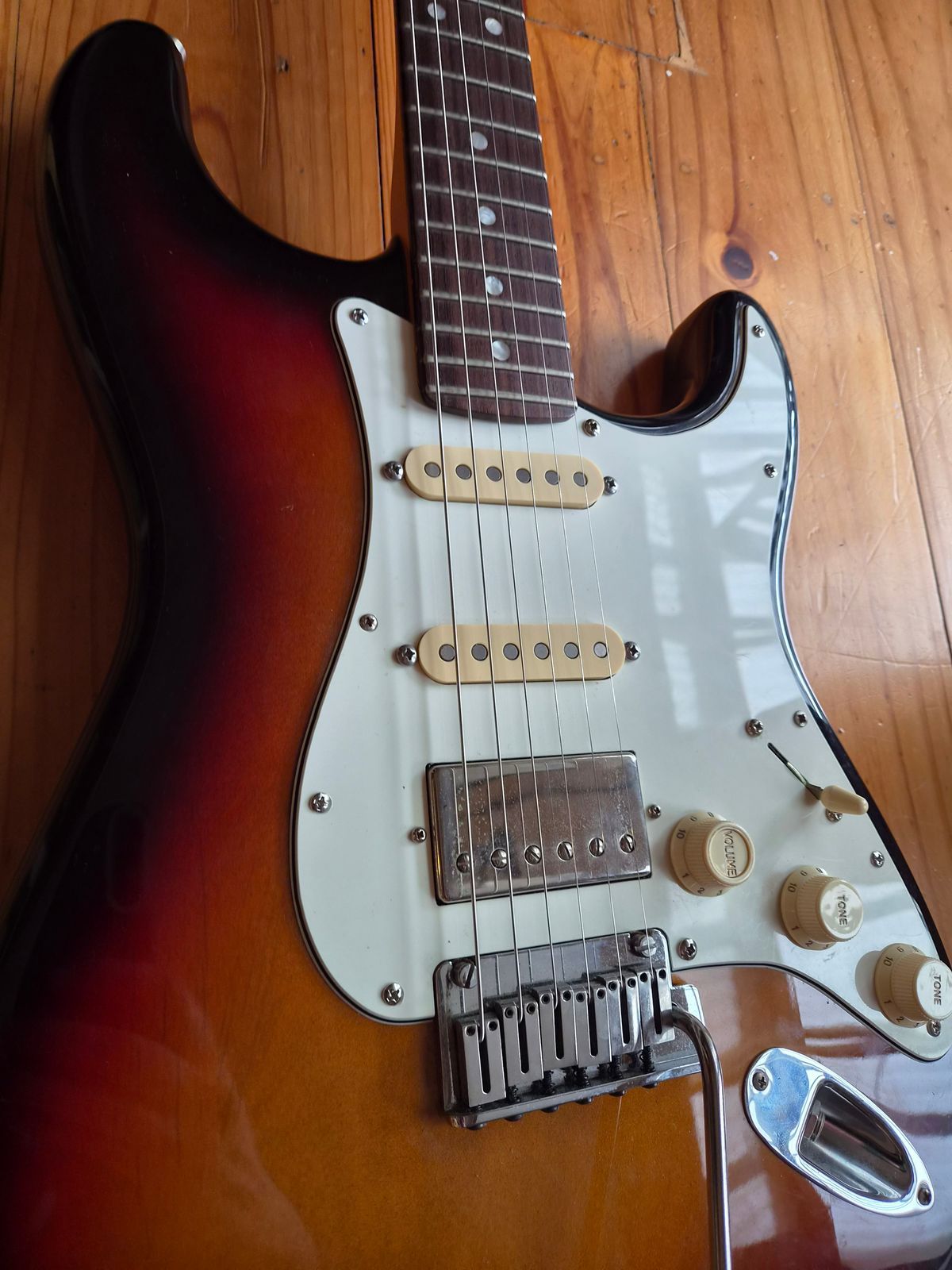 Fender Ultra stratocaster 2023 - Sunburst - Image 5