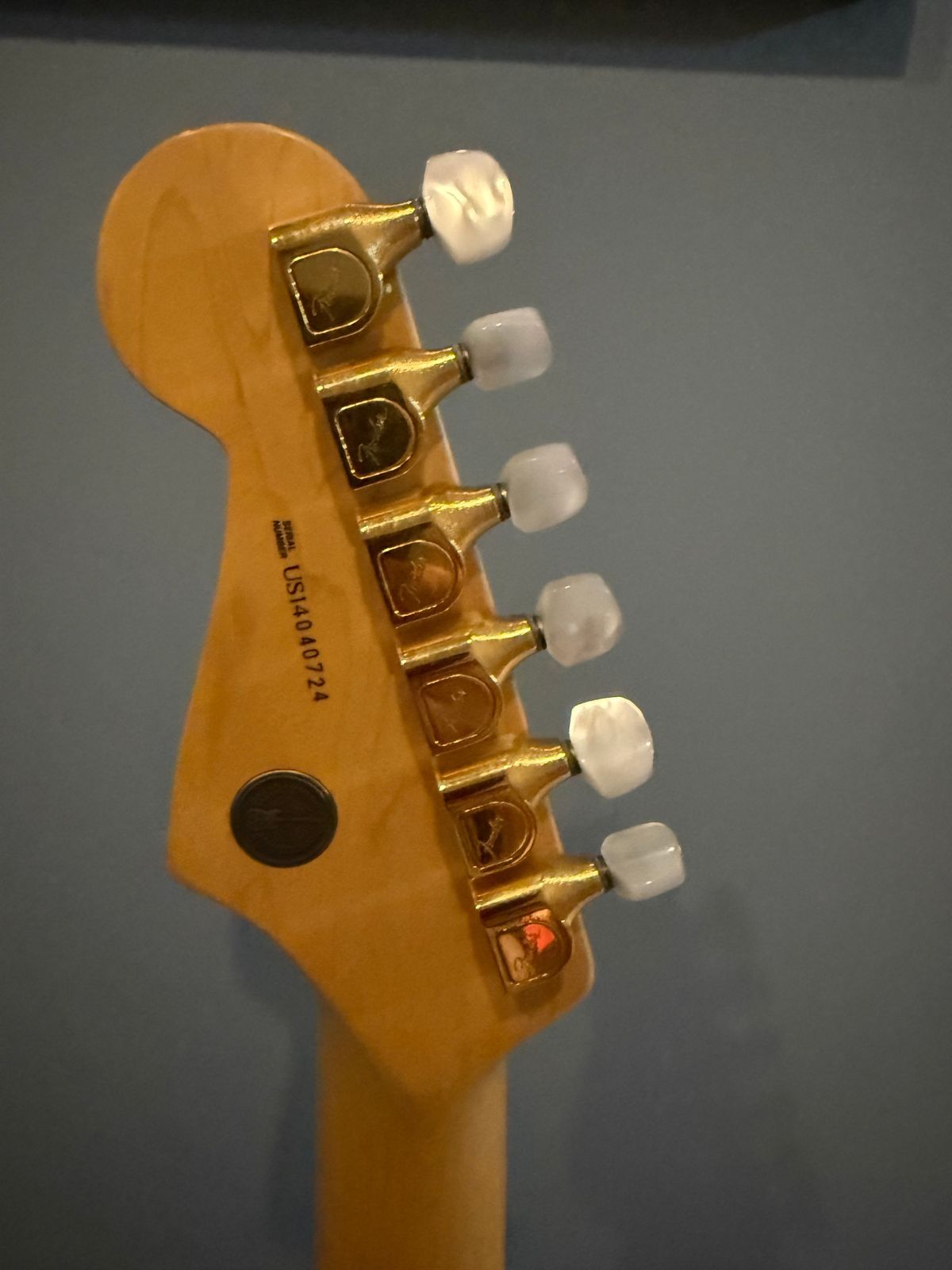 Fender 60th Anniversary Commemorative American Standard Stratocaster with Gold Hardware, Maple Fretboard 2014 - 2-Color Sunburst - Image 4