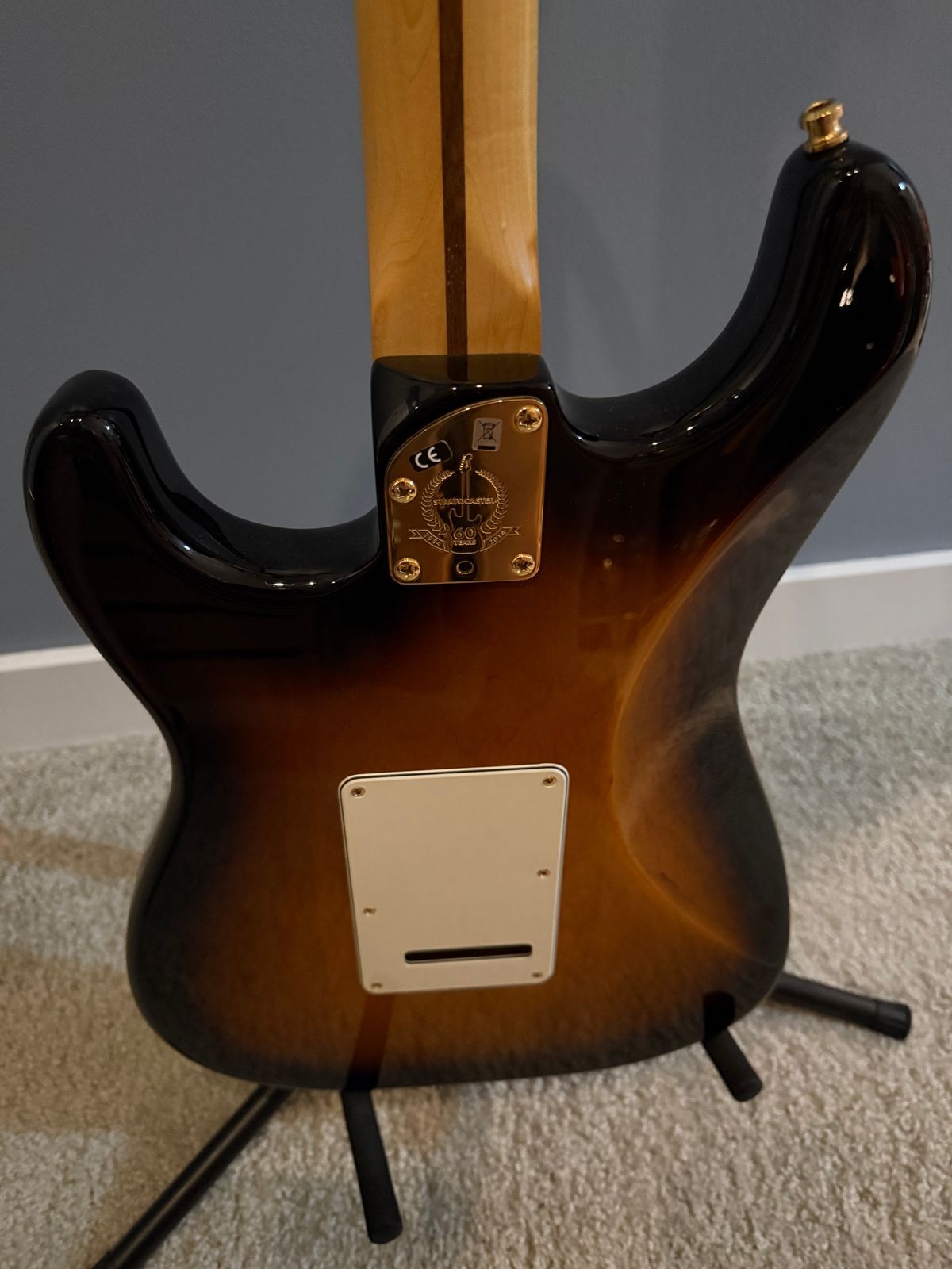Fender 60th Anniversary Commemorative American Standard Stratocaster with Gold Hardware, Maple Fretboard 2014 - 2-Color Sunburst - Image 5