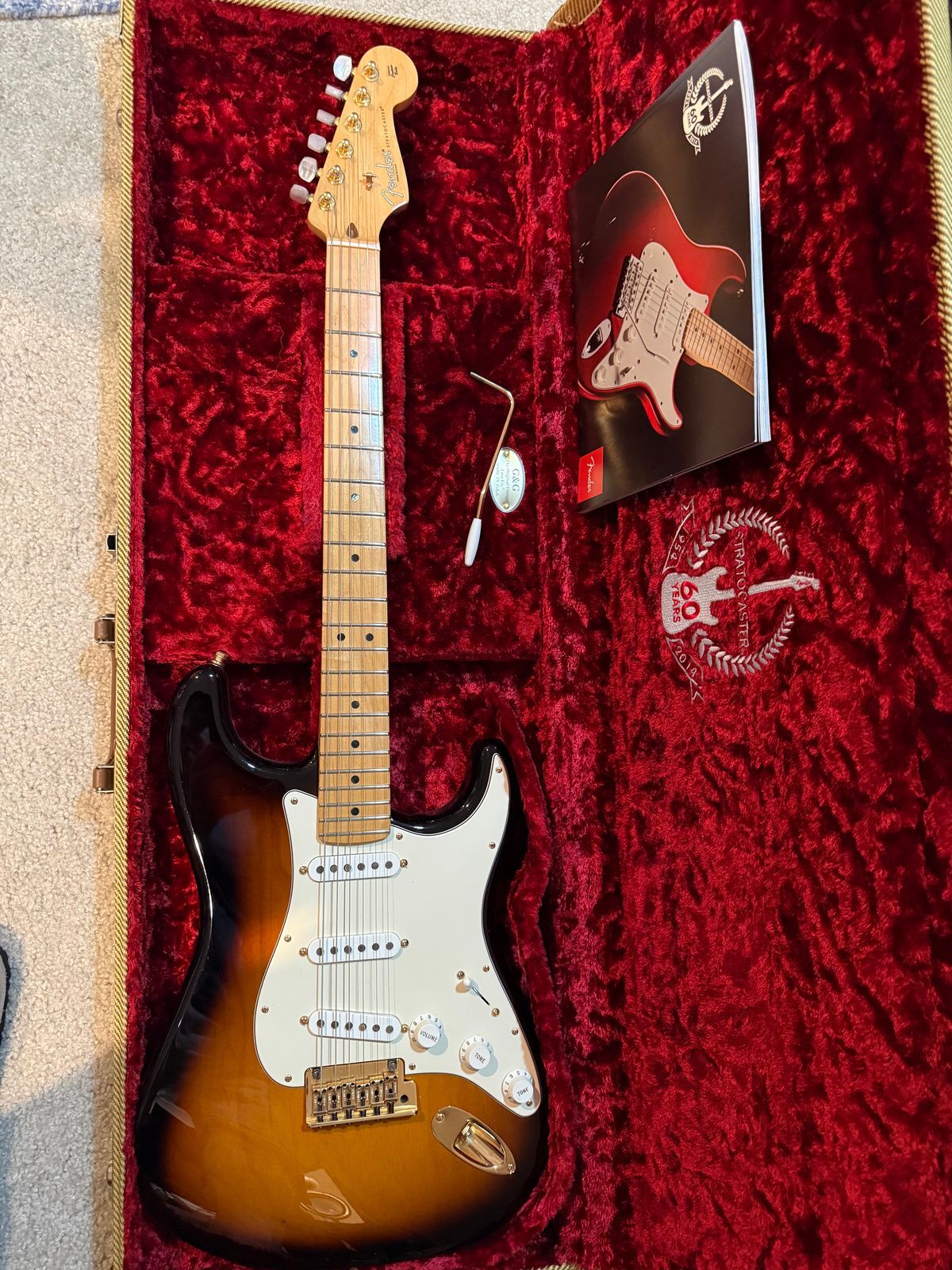 Fender 60th Anniversary Commemorative American Standard Stratocaster with Gold Hardware, Maple Fretboard 2014 - 2-Color Sunburst - Image 6