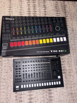 Roland TR-8S AIRA Rhythm Performer with Sample Playback 2018 - Present Black