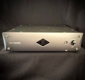 Universal Audio UAD-2 Satellite Thunderbolt 3 OCTO Core Desktop DSP Accelerator 2019 - Present - Gray