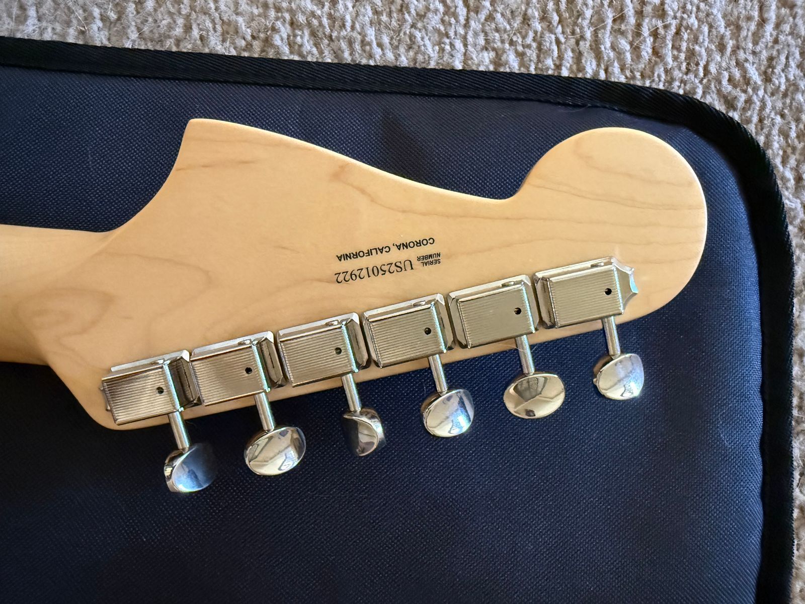 Fender Jazzmaster 2025 - White- Like new - Image 5