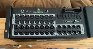 Mackie DL32S 32-Channel Wireless Digital Live Sound Reinforcement Mixer 2023 - Black