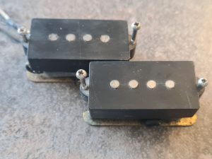 Vintage 1962 unmolested Fender Precision pickup black bobbins & cloth wired with base plate