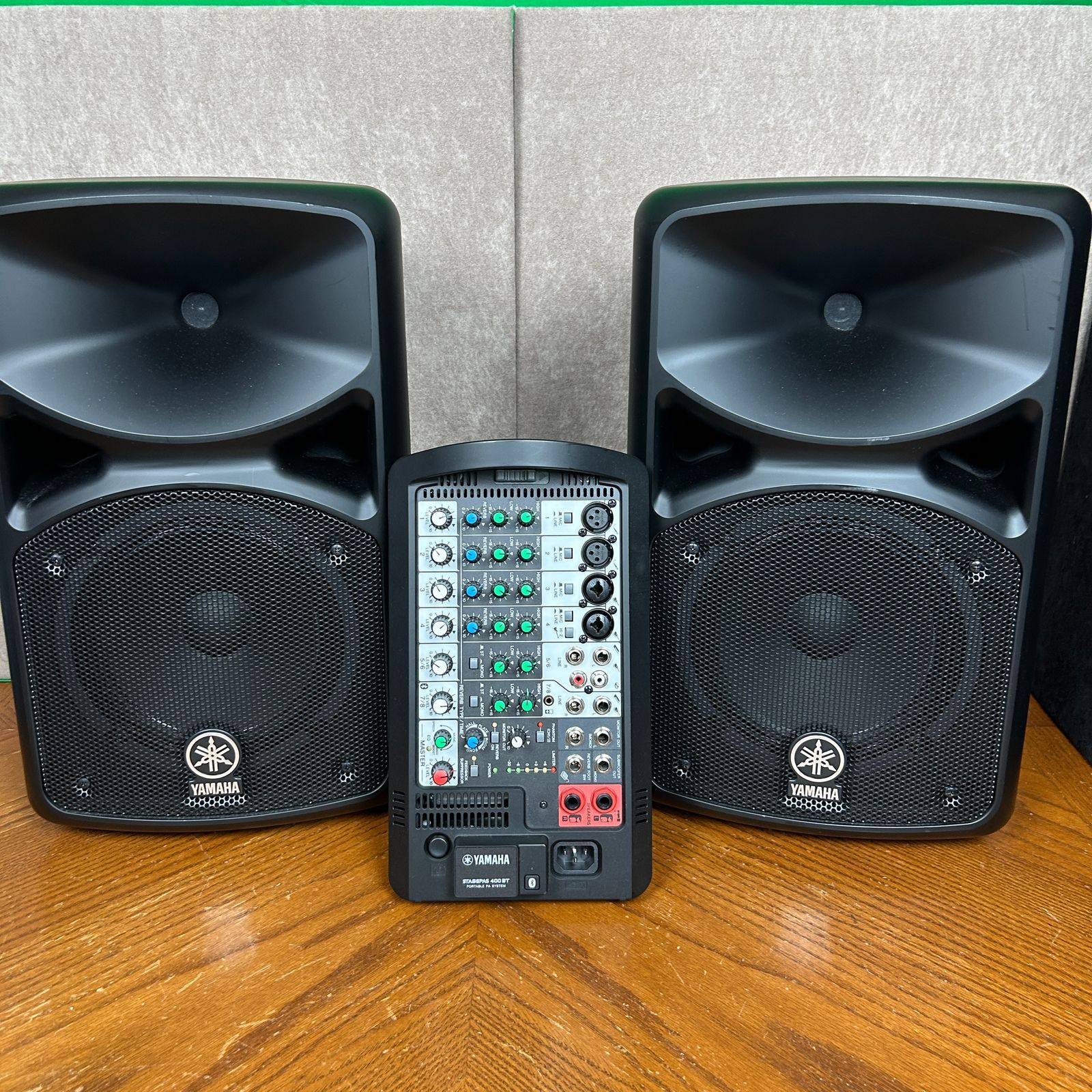 Yamaha Stagepas 400BT Portable PA System with Bluetooth