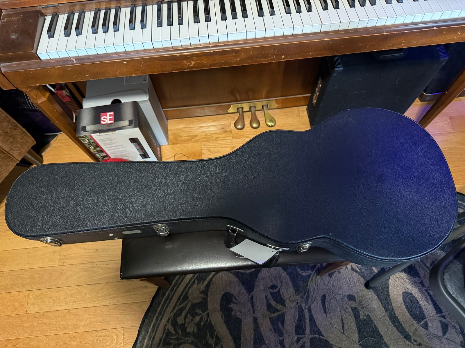 Gibson Les Paul Custom 2019 - Present - Silverburst - Left Handed - Image 7