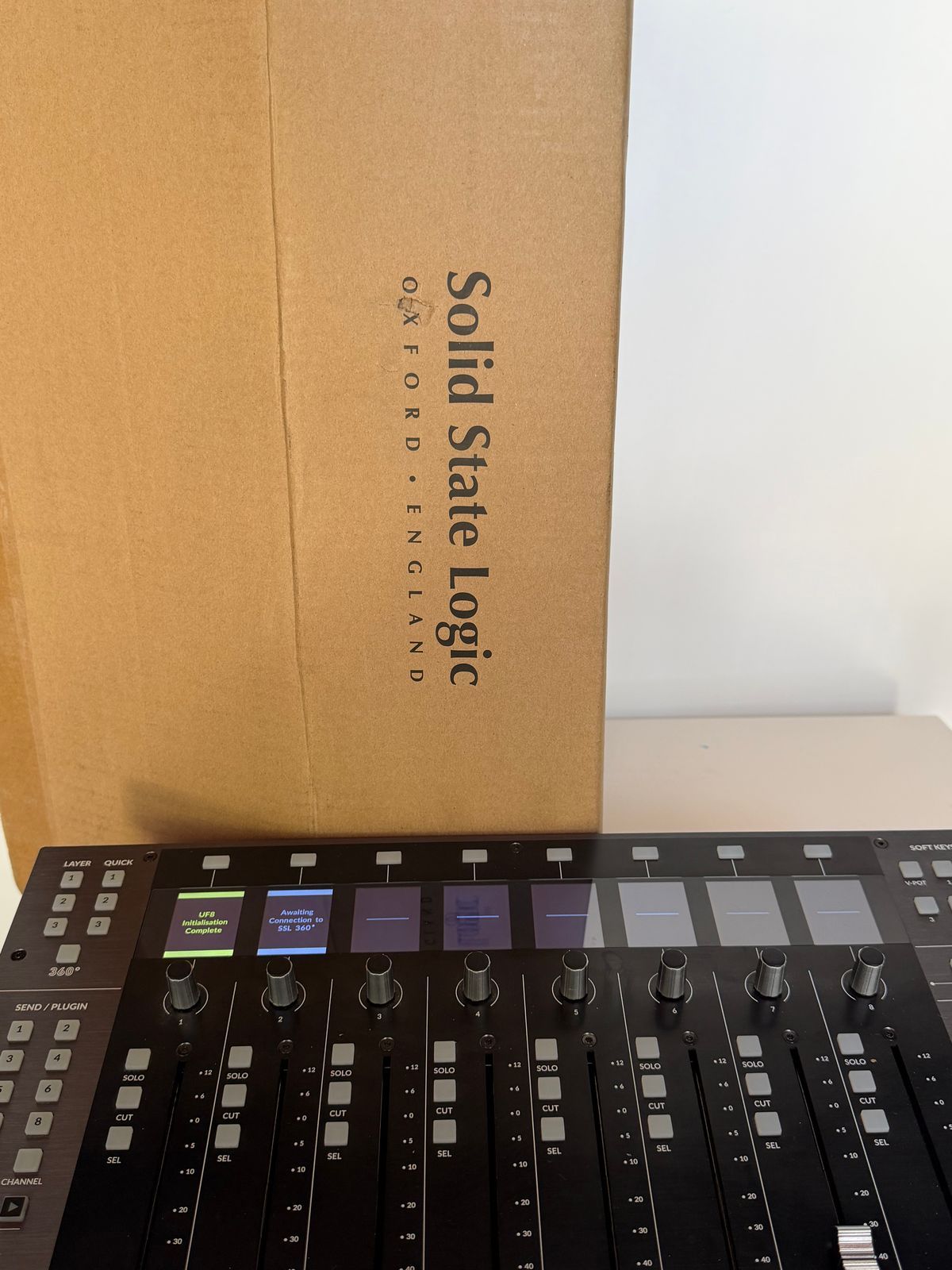 Solid State Logic SSL UF8 DAW Controller 2021 - Present - Black - Image 4