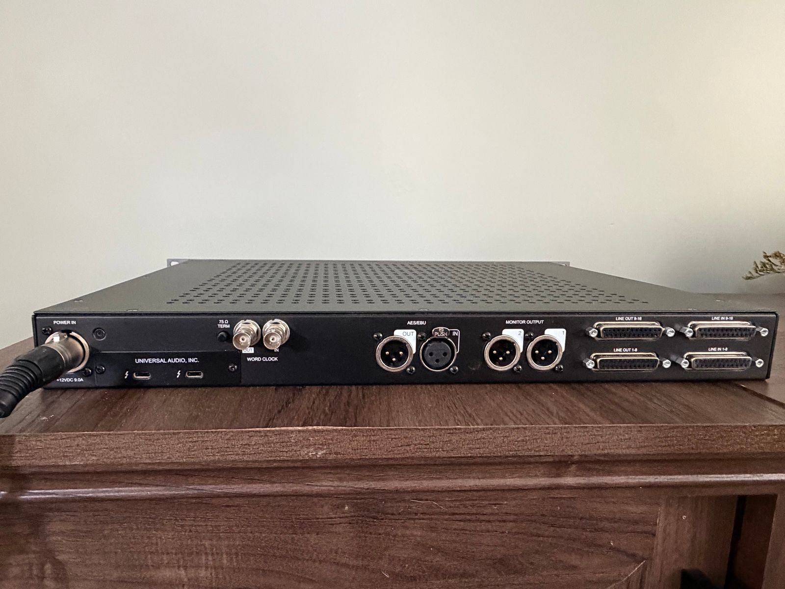 Universal Audio Apollo x16 Thunderbolt 3 Audio Interface 2018 - Present - Black - Image 8